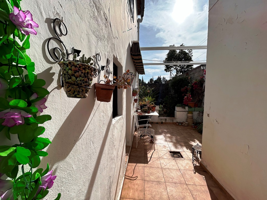 Large townhouse for sale in Sagra